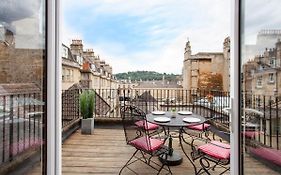 Spacious Central Bath Apartment With Terrace